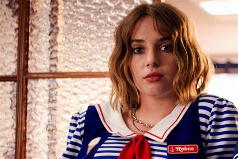 maya hawke sexual orientation|‘Stranger Things’ Star Didn’t Know Character Was。